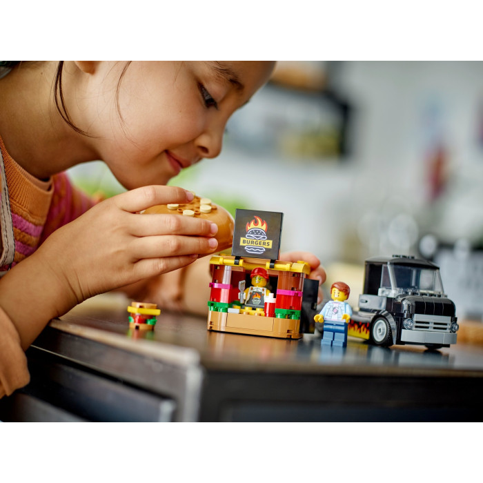 Конструктор LEGO City Вантажівка з гамбургерами, 60404