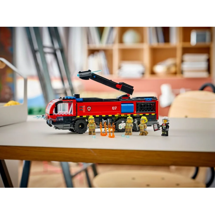 Конструктор LEGO City Пожежна вантажівка в аеропорту, 60499
